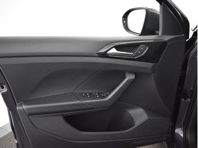 Volkswagen T-Cross Life Edition 1.0 TSI 95 pk 5 versn. Hand · Airconditioning automatisch, 2-zone (climatronic) · Velgen 'ventura' · 17 inch lichtmetaal · Prijs is inclusief inruilpremie