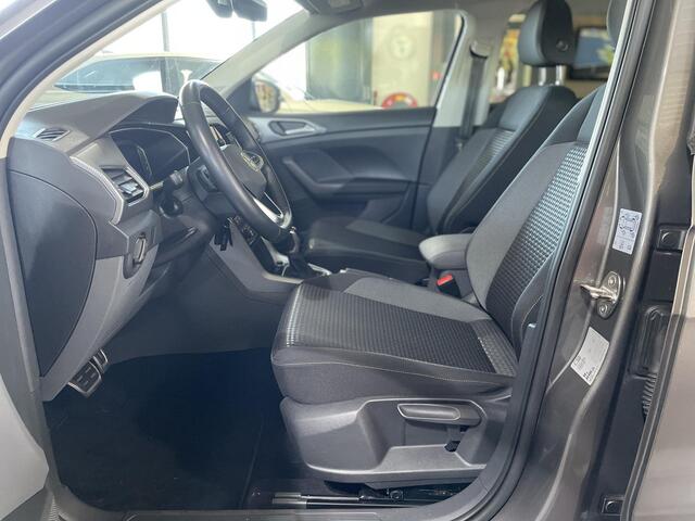 Volkswagen T-Cross 1.0 TSI AUTOMAAT / R-LINE / LED / CRUISE / NAVI / RIJKLAAR