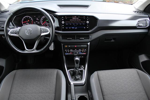 Volkswagen T-Cross 1.5 TSI Style Business 150PK | Incl. 12 maanden Garantie | Achteruitrijcamera | Stoelverwarming | Adaptive cruise | LED Koplampen | Apple CarPlay/Android Auto | Climate controle | Parkeersensoren V+A | Draadloze telefoonlader | Schakelmogelijkheid aan stu