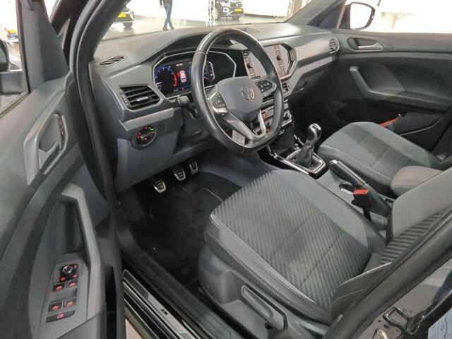 Volkswagen T-Cross 1.0 TSI 2x R-Line / CAMERA/ PARK. SENSOREN/ STOELVERWARM./ DIGITAL DASHBOARD/ ADAPT. CRUISE/ LED/ NAVI/ CLIMA/ 18" LMV