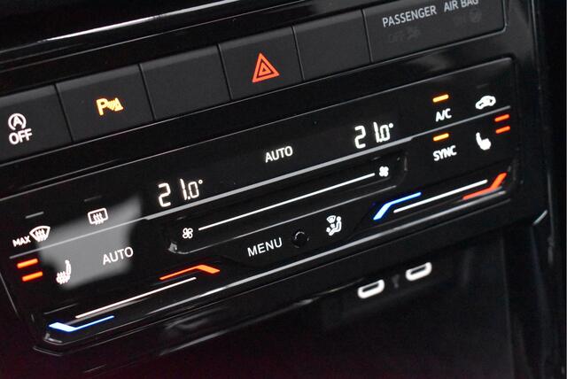 Volkswagen T-Cross 1.5 TSI DSG Adaptive cruise, Camera, Stoelverwarming, Carplay,