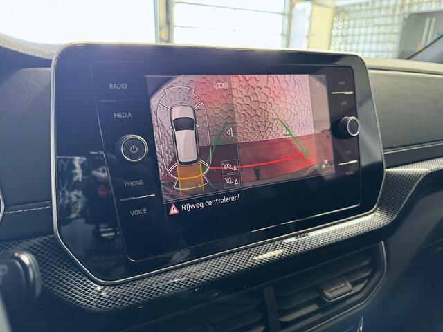 Volkswagen T-Cross ? NIEUWE AUTO ? 1.5 TSI 150PK R-LINE EDITION TREKHAAK LED 18''LMV IQ CAMERA STOELVERW BLINDSPOT ?2025? "Volkswagen rijden begint bij Topautos.nl - 75 topmodellen direct op voorraad!"