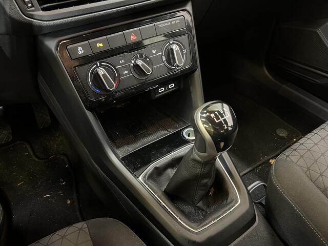 Volkswagen T-Cross 1.0 TSI Life / GARANTIE TM 02-2027/ PARK. SENSOREN V+A/ ACC/ APP-CONNECT/ NAVI/ DAB/ LANE-ASSIST/ AIRCO/ ISOFIX/ 16'' LMV