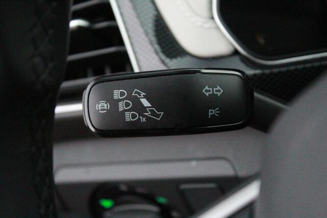 Volkswagen T-Cross 1.0 TSI Style | Trekhaak | | IQ-light | ACC | Stoelverwarming |