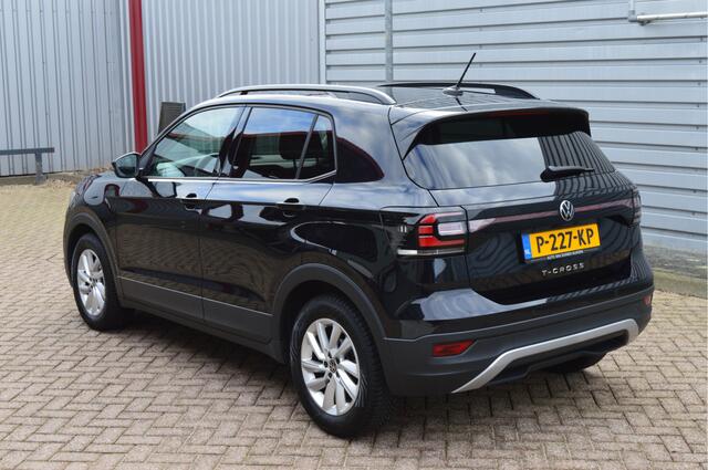Volkswagen T-Cross 1.0 TSI Life O.a: PDC, Afn. Haak, Carplay, Airco, Navi, Rijklaar, Etc. All-in prijs!