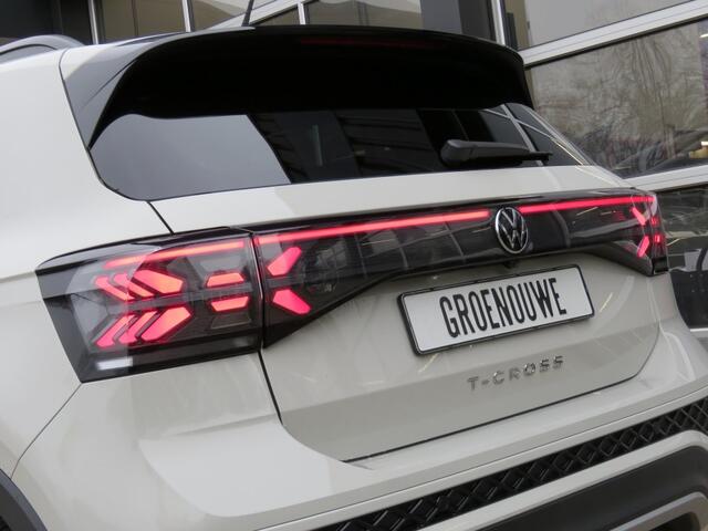 Volkswagen T-Cross 1.5 TSI R-LINE 150PK DSG-aut. / Trekhaak afn. / Camera / Stoelverw. / IQ Light / FABRIEKS garantie