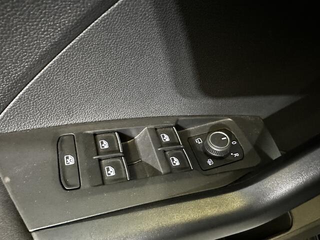 Volkswagen T-Cross 1.0 TSI R-Line / AUTOMAAT/ PARK. SENSOREN V+A/ CAMERA/ STOEL VERWARMING/ APP-CONNECT/ ACC/ DIGITAL DASH/ CLIMA/ DAB/ LED/ ISOFIX/ 17'' LMV