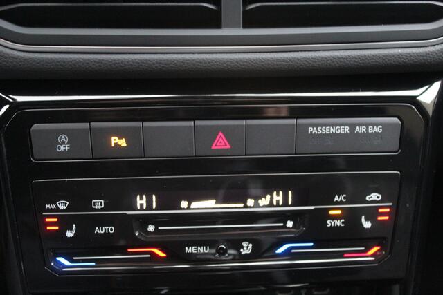 Volkswagen T-Cross 1.5 TSI R-Line 2x Automaat/Navigatie/Virtual cockpit/Adaptive cruise control/Achteruitrijcamera/Parkeersensoren rondom/Apple carplay/Stoelverwarming/Climate control/IQ light/DAB/Draadloze telefoonlader.