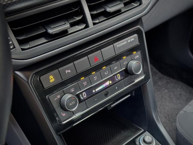 Volkswagen T-Cross 1.5 TSI AUT7 R-LINE 93D.KM! NAVI CAMERA APPLE-CARPLAY LED LMV PDC