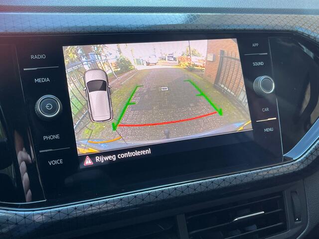 Volkswagen T-Cross 1.0 TSI Style. Adap Cruise, Camera, StoelVerw, Clima, 17"LMV, Haak 1100kg