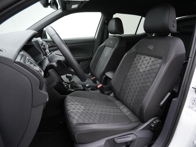 Volkswagen T-Cross 1.5 TSI 150 pk DSG R-Line | Trekhaak | IQ Light | Achteruitrijcamera | Stoelverwarming