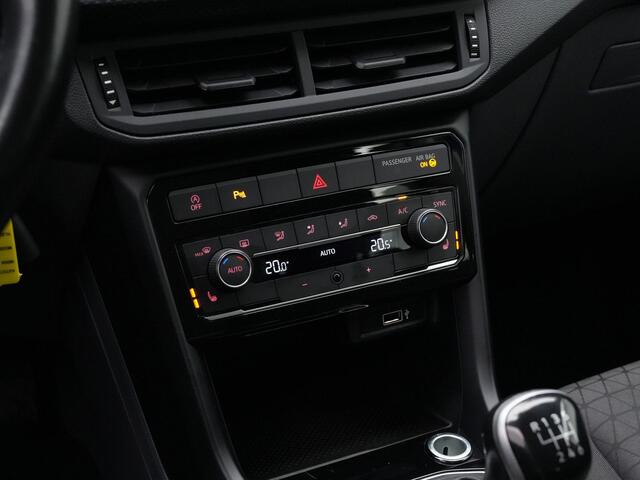 Volkswagen T-Cross 1.0 TSI 115 pk Style | Stoelverwarming | Navigatie | Parkeersensoren voor/achter