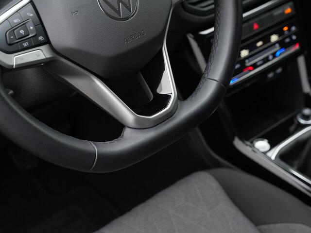 Volkswagen T-Cross 1.0 TSI 95 pk Life Edition | Trekhaak | Achteruitruitrijcamera | Stoelverwarming | Adaptive Cruise