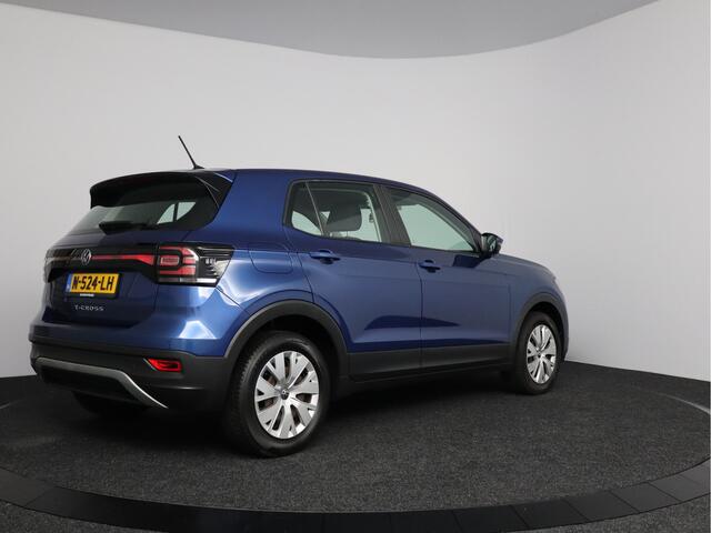 Volkswagen T-Cross 1.0 TSI Life | Parkeer assistent | Stoelen verwarmd |