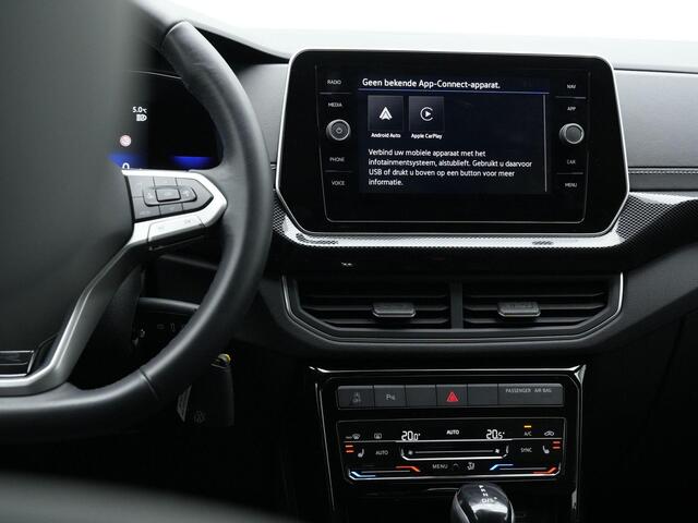 Volkswagen T-Cross 1.5 TSI 150 pk DSG R-Line | Trekhaak | IQ Light | Achteruitrijcamera | Stoelverwarming