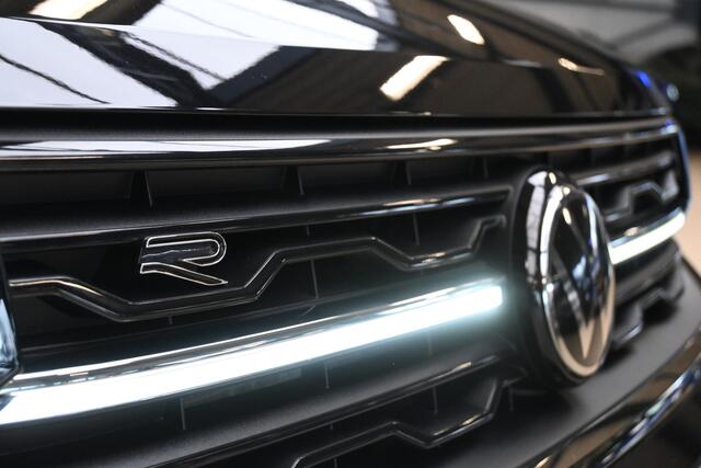 Volkswagen T-Cross 1.5 TSI 150pk R-Line Business ZATERDAG 21-2 ENKELOP AFSPRAAK GEOPEND | IQ. Light | Camera | Keyless | 100% (Dealer) onderhouden label