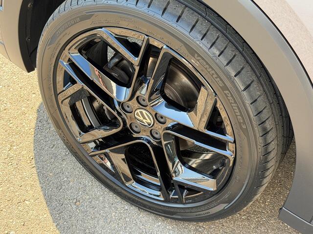 Volkswagen T-Cross 1.5 TSI 150pk DSG R-Line | Black Style | Trekhaak | IQ Led | Dode hoek | Navi | Rijklaar incl. garantie