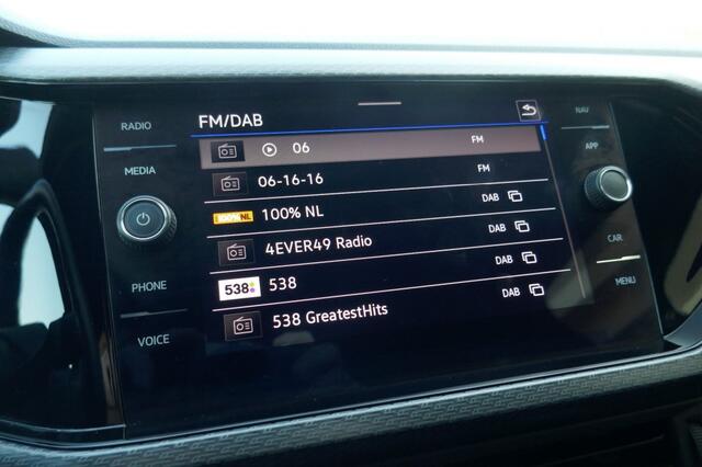 Volkswagen T-Cross 1.0 TSI R-LINE VIRTUAL COCKPIT/PARKEERHULP V+A/CAMERA/ 2X R-LINE