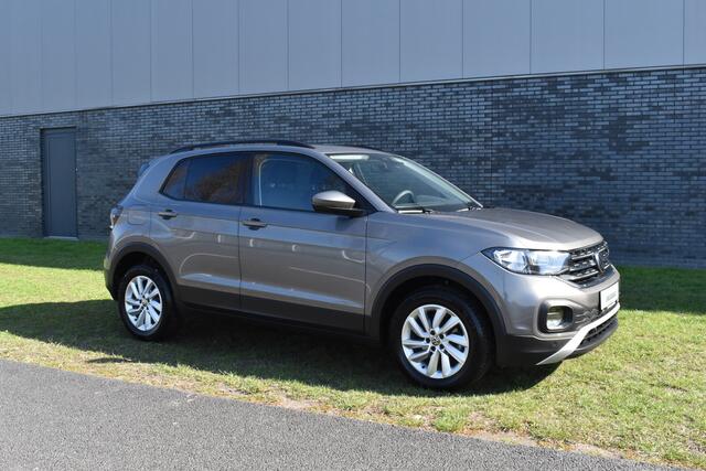Volkswagen T-Cross 1.0 TSI Life Automaat Stoelverwarming | CarPlay | Achteruitrijcamera | Adaptieve Cruise control | DAB radio | Parkeersensoren | btw auto prijs inclusief btw!