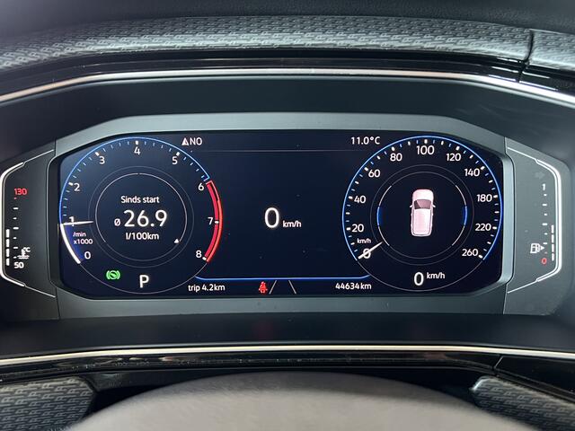 Volkswagen T-Cross 1.0 TSI 115pk R-Line | Carplay | 18" | Camara | Stoelverwarming | LED | Digitaal Display | 100% Dealer Onderhouden!