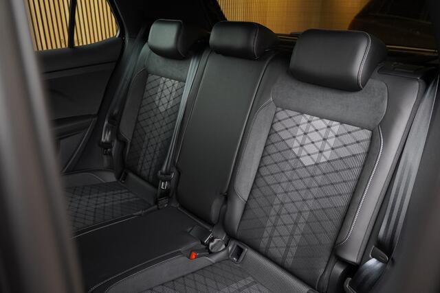 Volkswagen T-Cross 1.5TSI/150pk DSG R-Line Blackstyle|2025|Trekhaak|Navi|PDC+Camera|LED|Virtual Cockpit|Cruise+ACC|PDC|18"York Black