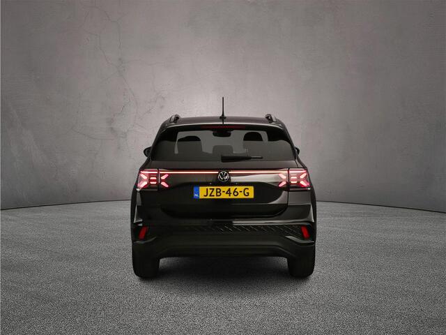 Volkswagen T-Cross R-Line 1.5 TSI 150pk DSG Automaat Trekhaak, Adaptive cruise control, Black style, Navigatie, Parkeersensoren, LED matrix koplampen