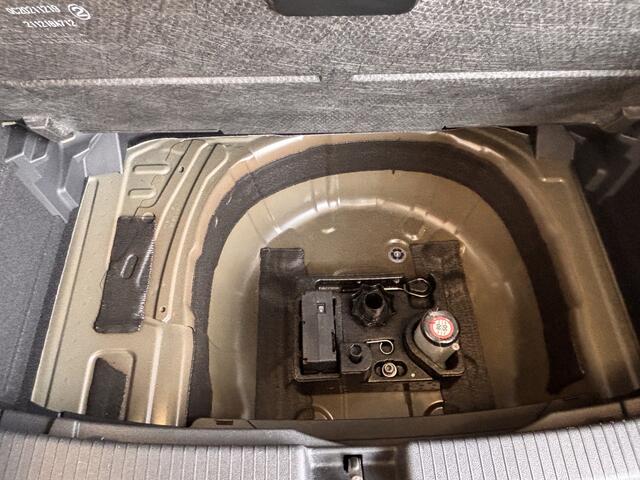 Volkswagen T-Cross 1.0 TSI * Dodehoek * Keyless * Virtual Dash * ZEER COMPLEET * Dealer Onderhouden *