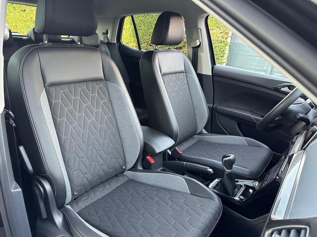 Volkswagen T-Cross 1.0 TSI Life | Navi | Climate | Led | Stoelverwarming | Adap. Cruise | 4-Season | Rijklaar incl. garantie