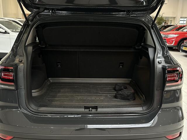 Volkswagen T-Cross 1.0 TSI Style [ TREKHAAK I CAMERA I STOELVERWARMING I CARPLAY ]