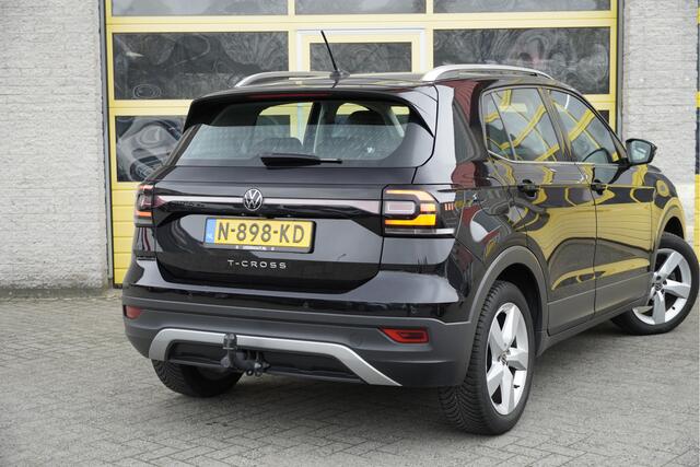 Volkswagen T-Cross 1.0 TSI Automaat! Style BJ2021 Lmv 17" | Led V+A | Pdc | Trekhaak | Achteruitrijcamera | App-Connect | Navi | Virtual cockpit | Climate control | Cruise control | Getint glas