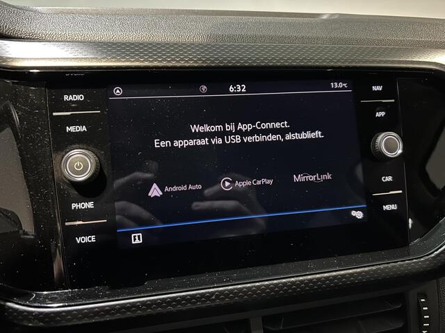 Volkswagen T-Cross 1.0 TSI Style | Apple Carplay/Android Auto | Stoelverwarming | Achteruitrijcamera |