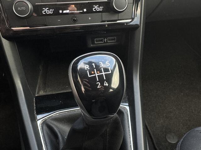 Volkswagen T-Cross 1.0 TSI Life ? CarPlay ? Airco ? Lichtmetaal ?