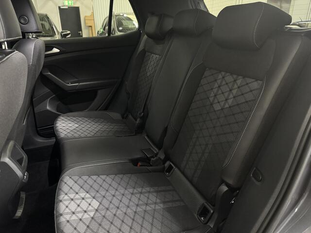 Volkswagen T-Cross 1.5 TSI R-Line Edition | Automaat | Trekhaak | Stoelverwarming | Navigatie | Achteruitrijcamera |