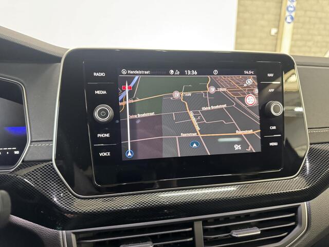 Volkswagen T-Cross 1.5 TSI R-Line Edition | Automaat | Trekhaak | Stoelverwarming | Navigatie | Achteruitrijcamera |