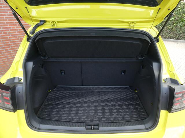 Volkswagen T-Cross 1.0 TSI R-Line / 18 inch / Full options!