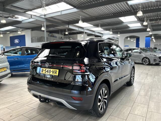 Volkswagen T-Cross 1.0 TSI 110 pk Active | Trekhaak | Camera | Stoelverw. | Navi | Adapt. cruise | 4 seiz. banden