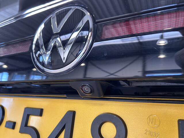 Volkswagen T-Cross 1.0 TSI 110 pk Active | Trekhaak | Camera | Stoelverw. | Navi | Adapt. cruise | 4 seiz. banden