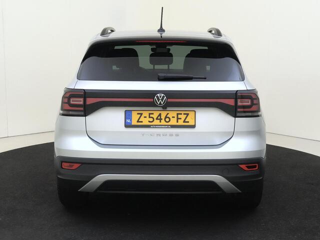 Volkswagen T-Cross 1.0 TSI Life | Achteruitrijcamera | Adaptieve cruise control | CarPlay | Elektrisch inklapbare buitenspiegels | Bluetooth | Airco |
