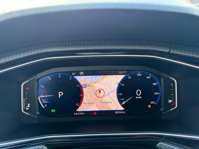 Volkswagen T-Cross 1.0 TSI R-line Automaat Carplay Stoelverwarming ACC Blindspot