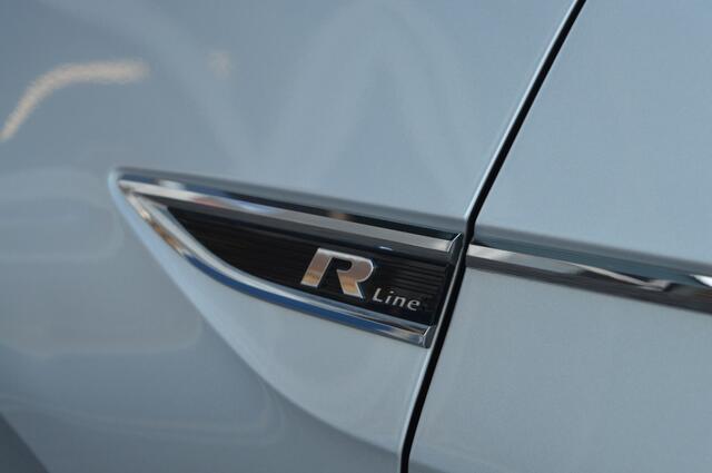 Volkswagen T-Cross 1.0 TSI R-Line | AUT - CAMERA - CARPLAY