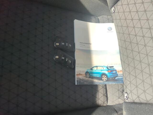 Volkswagen T-Cross 1.0 TSI Life Multimedia Parkeersensoren / LM Velgen / Airco / Cruise / Mirror Link