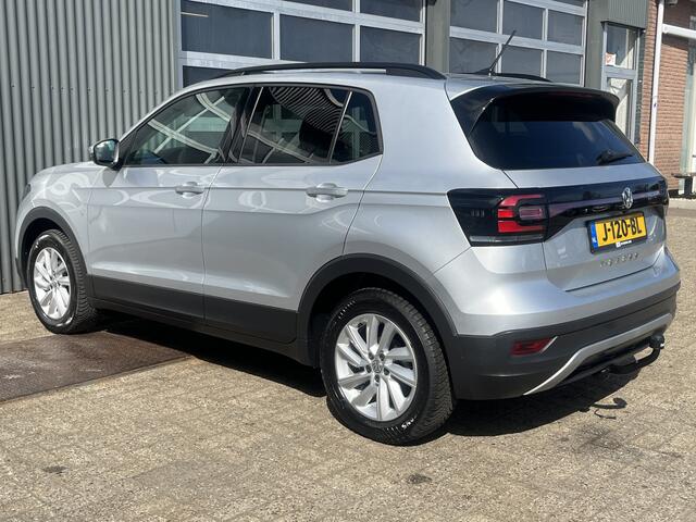 Volkswagen T-Cross 1.0 TSI Life DSG Airco Trekhaak cruise controle Digitaal display Apple carplay Navigatiesysteem Achterruitrij camera Stuurwielbediening