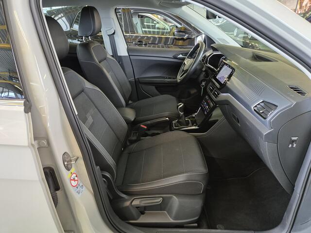 Volkswagen T-Cross 1.0 TSI Black Style -110pk- Trekhaak | Navi | LED koplampen | Rijklaarprijs incl. 1 jaar Bovag garantie