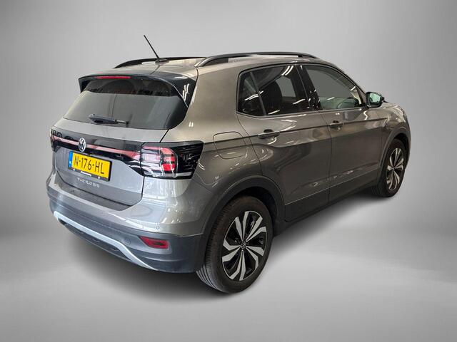 Volkswagen T-Cross 1.0 TSI 95pk Life · Apple/Android Car Play · Trekhaak afneembaar · Camera · Alarm · Navigatie · Stoelverwarming · 17'' Inch · Clima ·