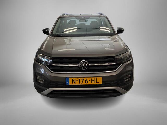 Volkswagen T-Cross 1.0 TSI 95pk Life · Apple/Android Car Play · Trekhaak afneembaar · Camera · Alarm · Navigatie · Stoelverwarming · 17'' Inch · Clima ·