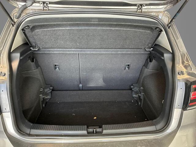 Volkswagen T-Cross 1.0 TSI 95pk Life · Apple/Android Car Play · Trekhaak afneembaar · Camera · Alarm · Navigatie · Stoelverwarming · 17'' Inch · Clima ·