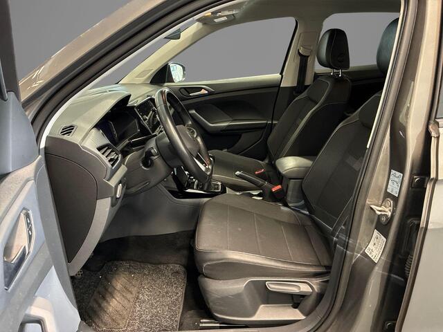 Volkswagen T-Cross 1.0 TSI 95pk Life · Apple/Android Car Play · Trekhaak afneembaar · Camera · Alarm · Navigatie · Stoelverwarming · 17'' Inch · Clima ·