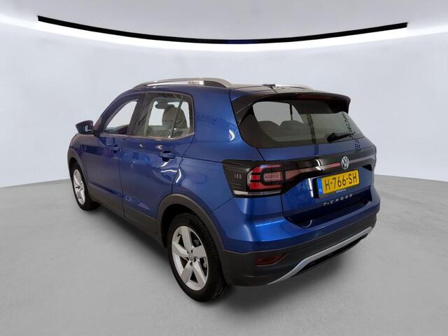 Volkswagen T-Cross 1.0 TSI Style Executive Multimedia Parkeersensoren / Navigatie / 17"LM velgen / Clima / Led verlichting