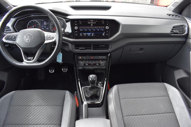 Volkswagen T-Cross 1.0 TSI R-Line Adaptive cruise, Carplay, PDC, Climatronic, DAB, Origineel NL