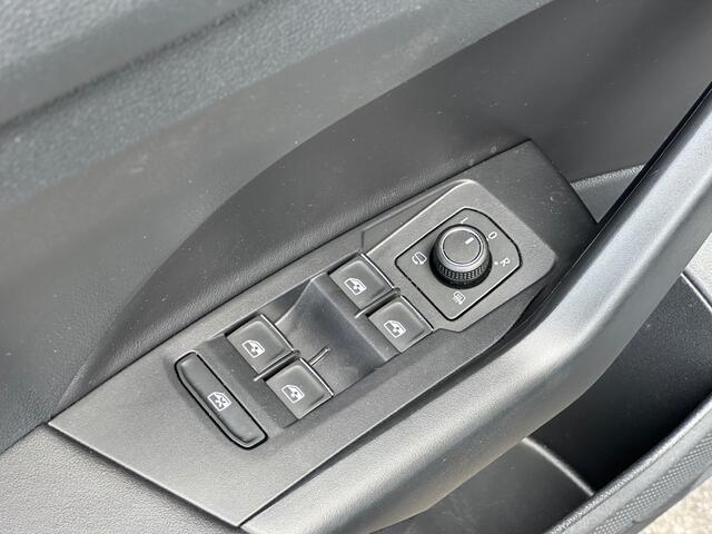 Volkswagen T-Cross 1.0 TSI 115pk DSG GOAL EDITION | Trekhaak | 4-Season | Stoelverwarming | Dode hoek | Navi | Rijklaar incl. garantie